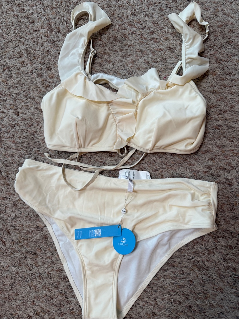 Cupshe Cream Ruffle V-Neck Bikini Set - Picture 5 of 6